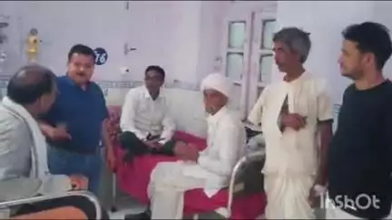 जोशियाड़ा: मुख्य चिकित्साधिकारी ने गंगोत्री हाईवे पर नालूपानी बस हादसे में घायल तीर्थयात्रियों से मुलाकात कर हालचाल जाना