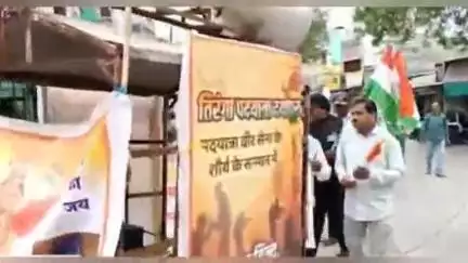 दर्यापूर: भारतीय सेना सन्मान समितीच्या वतीने ऑपरेशन सिंदुरच्या समर्थनार्थ जयस्तंभ चौक येथून भव्य तिरंगा रॅली