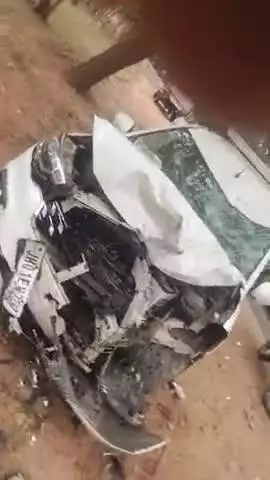 palkot road tiisera ke pas kar aur motr saikil ke vidnt me kar buri tarh chtigrst ho gaya