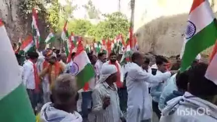 उनियारा: उनियारा में भारतीय सेना के सम्मान में निकाली गई तिरंगा यात्रा