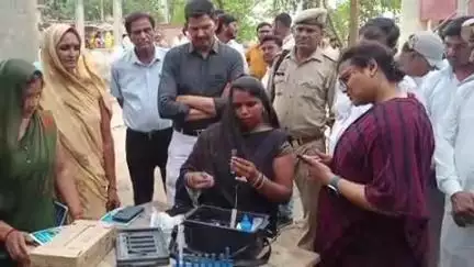 आलापुर: आईटी और इलेक्ट्रॉनिक की विशेष सचिव नेहा जैन नोडल अधिकारी के रूप में आलापुर पहुंची, परखी विकास कार्यों की गुणवत्ता