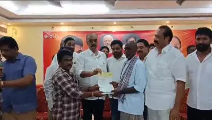 తాడేపల్లిగూడెం: పట్టణంలో రూ.1.5 కోట్లు విలువైన సీఎం రిలీఫ్ ఫండ్ చెక్కుల పంపిణీ చేసిన ప్రభుత్వ విప్, ఎమ్మెల్యే బొలిశెట్టి శ్రీనివాస్