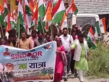 निहरी: विधायक राकेश जम्वाल की अगुवाई में निहरी में ऑपरेशन सिंदूर की सफलता पर सेना के जवानों के लिए निकाली तिरंगा यात्रा