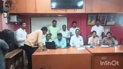 जामनेर: तालुक्यातील पहूर येथे DBT शिबिरास लाभार्थ्यांचा उदंड प्रतिसाद.