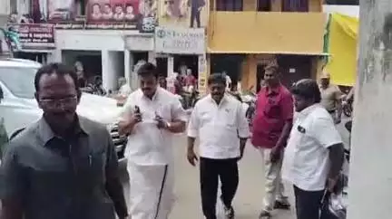 ராசிபுரம்: நகராட்சி அலுவலக கூட்ட அரங்கத்தில் நடைபெற்ற நகர் மன்ற உறுப்பினர்கள் கூட்டத்தில் அமைச்சர் மதிவேந்தன் பங்கேற்றார்