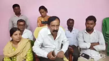 রায়না ১: রায়নায় সাংবাদিক বৈঠক করে BLRO-র বিরুদ্ধে ক্ষোভ উগড়ে দিলেন রায়না ব্লকের তৃণমূলের ব্লক সভাপতি