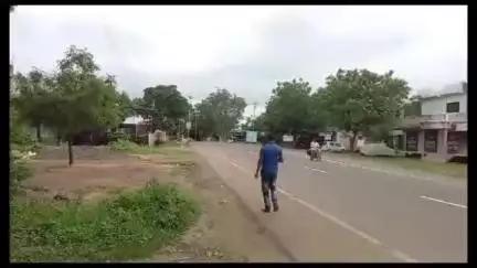 एरंडोल: ब्राह्मणे उत्राण रस्त्यावर शेणखत नेताना ट्रॅक्टरचे हुक तुटल्याने ट्रॉली खाली दबून तरुण ठार; कासोदा पोलिसात घटनेची नोंद