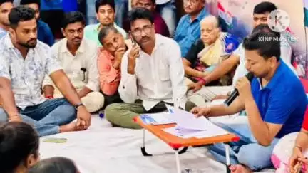 ডায়মন্ডহারবার ২: 26-র নির্বাচনকে সামনে রেখে ডায়মন্ডহারবার 16টি ওয়ার্ডের কাউন্সিলরদের নিয়ে সরিষার পার্টি অফিসে আলোচনা সভা