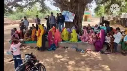 मासलपुर: पंचायत नामांकन अभियान के तहत ग्राम पंचायत चेनपुर गाधौली में जागरूकता कार्यक्रम का आयोजन