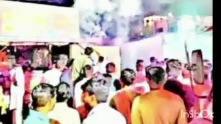 चाकूर: शहरातील बोथी चौकातील अनिश जेंट्स पार्लरला आग. आगीत अंदाजे एक लाख रुपयांचे नुकसान