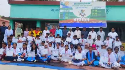 कौआकोल: कौवाकोल प्रखंड में तीन दिवसीय खेलकूद प्रतियोगिता का समापन हुआ