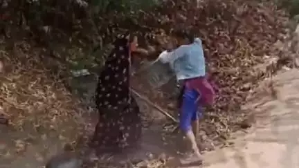 चकरनगर: डिभोली गांव में ग्राम पंचायत की जगह को लेकर 2 पक्षों के बीच हुई मारपीट, वीडियो हुआ वायरल
