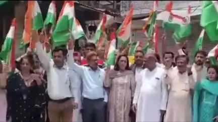 रेणुका: रेणुका भाजपा मंडल ने निकाली तिरंगा यात्रा, भाजपा विधायक सुखराम चौधरी रहे मौजूद