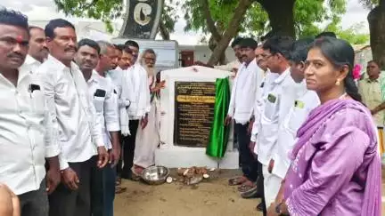 రామన్న‌పేట: మండలంలోని పలు గ్రామాలలో అభివృద్ధి పనులకు శంకుస్థాపన చేసిన ఎమ్మెల్యే వేముల వీరేశం