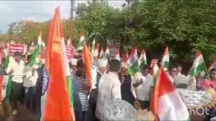 उमरगा: शहरातील आदर्श महाविद्यालय ते हुतात्मा स्मारक पर्यंत काढण्यात आली तिरंगा रॅली