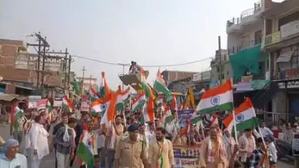 गोरमी: ऑपरेशन सिंदूर की सफलता पर गोरमी में निकली तिरंगा यात्रा, लोगों ने हाथों में तिरंगा लेकर किया प्रदर्शन