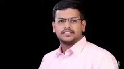 चाकूर: शहरात नाली साफसफाई चे काम युद्धपातळीवर... मुख्याधिकारी प्रतिक लंबे