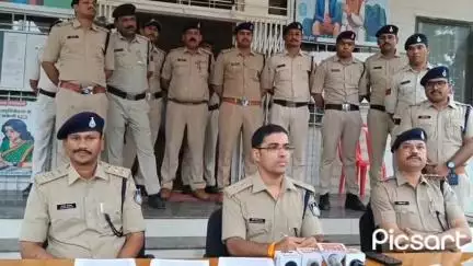 चार दिन में अंधे कत्ल का पुलिस ने पर्दाफाश किया इछावर के ग्राम हरसपुर निवासी ब्रजलाल पिता बलराम कोरकू 22 साल लापता था।