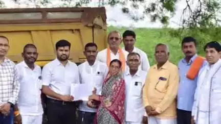 माहूर: तालुक्यातील पडसा येथे घरकुल धारकांना मोफत रेतीचे वाटप : जिल्हा माहिती कार्यालयाची माहिती