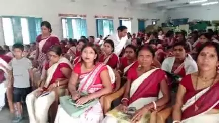 हरनौत: सभागार भवन में आंगनबाड़ी सेविकाओं को 'पोषण भी, पढ़ाई भी' विषय पर तीन दिवसीय प्रशिक्षण दिया जा रहा है, कल होगा समापन