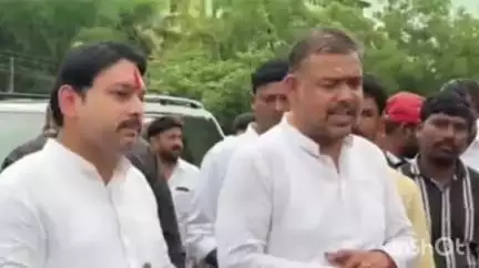 पलूस: पलूस तालुक्यातील रामानंदनगर झोपडपट्टीवासीयांचा प्रश्न मार्गी लावण्याचे आमदार आणि खासदारांचे आश्वासन#jansamasya