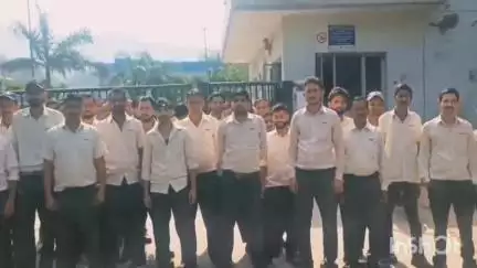 बद्दी: बद्दी के झाड़माजरी में स्थित निजी कंपनी ने शनिवार को अचानक बंद किए गेट, 80 मजदूर हुए बेरोजगार, मजदूरों ने की नारेबाजी