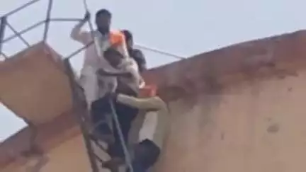 बावड़ी: बिराई गांव में शराबी युवक पानी की टंकी पर चढ़ा, छत पर किया डांस