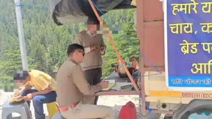 भटवाड़ी: गंगोत्री धाम में पुलिस ने अनावश्यक रूप से अतिक्रमण करने वालों पर की कार्रवाई