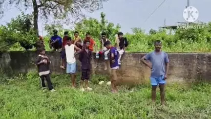 তিতাবৰ: সন্দিকৈ গাঁও অঞ্চলৰ ৰেল আলিৰ সমীপৰ এটা পুখুৰীত উদ্ধাৰ এজন যুৱকৰ মৃতদেহ