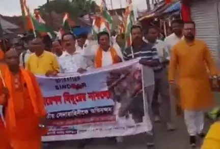 উলুবেড়িয়া ১: উলুবেরিয়া এক নম্বর ব্লক বিজেপির পক্ষ থেকে তিরঙ্গা যাত্রা হাটগাছা দাসপাড়া থেকে বোয়ালিয়া পর্যন্ত