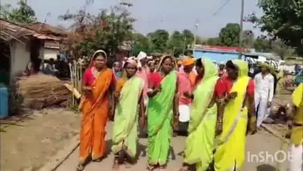आठनेर: ग्राम धावडी में कोयतुर गोंडवाना महासभा के तत्वावधान में गोंडी नृत्य का किया गया आयोजन