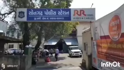 સોનગઢ: સોનગઢ પોલીસે શાકભાજી માર્કેટ નજીકથી વરલી મટકાનો જુગાર રમાડતા ઈસમને ઝડપી લીધો