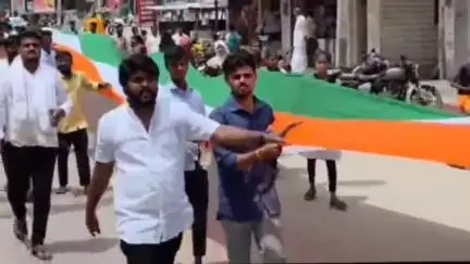 ಸಿರಗುಪ್ಪ: ಪಟ್ಟಣದಲ್ಲಿ ಬಿಜೆಪಿಯಿಂದ ತಿರಂಗ ಯಾತ್ರೆ, ಮಾಜಿ ಸೈನಿಕರು ಸೇರಿ ಹಲವರು ಭಾಗಿ