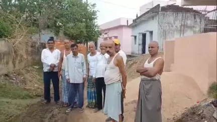 बिश्रामपुर: जर्जर सड़क और बह रहे नाली के गंदे पानी से लालगढ़ पंचायत के ग्रामीण परेशान, उपायुक्त को लिखा पत्र #jansamasya