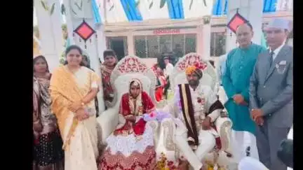 મોરવા હડફ: પરબીયા ગામે આયોજિત લગ્ન પ્રસંગે મોરવા હડફના ધારાસભ્ય નિમિષાબેન સુથાર ઉપસ્થિત રહ્યા