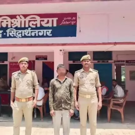 इटवा: मिश्रौलिया थाना पुलिस ने पशु को हानि पहुंचाने के मामले में फरार वारंटी को गिरफ्तार कर न्यायालय भेजा