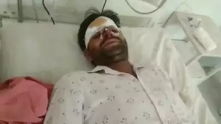 बनेड़ा: बनेड़ा घाटी रोड के समीप कार ने बाइक को मारी टक्कर, बाइक सवार दंपति सहित बेटा हुआ गंभीर घायल