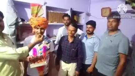 सूरौठ: अक्षत शर्मा ने 12वीं विज्ञान वर्ग में 93.30 प्रतिशत अंक प्राप्त किए, सूरोठ में लोगों ने किया सम्मान