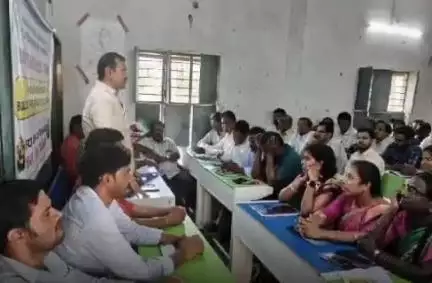 ఎల్లారెడ్డి: బడిబాట కార్యక్రమాన్ని విజయవంతం చేయాలి ఎల్లారెడ్డి లో ఎల్లారెడ్డి మండల విద్యాధికారి రాజులు