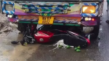 ভগবানগোলা ২: তেতুলিয়া হাই স্কুলের সামনে ভয়াবহ পথ দুর্ঘটনায় মৃত্যু জার্মান সেখের
