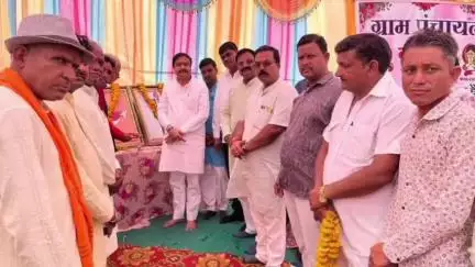 बड़नगर: विधायक जितेंद्र पंड्या ने बंगरेड पंचायत में ₹40.06 लाख की विकास परियोजनाओं का भूमिपूजन व लोकार्पण किया