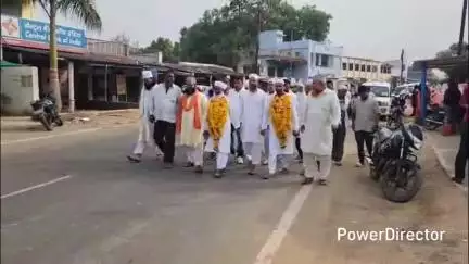 ग्राम गुढ़ी माइंनस से दो हज यात्री हुए रवाना, लोगों ने दुआओं की दरखास्त की
