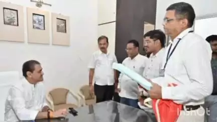 पवनी: पवनीतील अतिक्रमणावर खासदार पटेल यांची जिल्हाधिकारी यांचेशी चर्चा