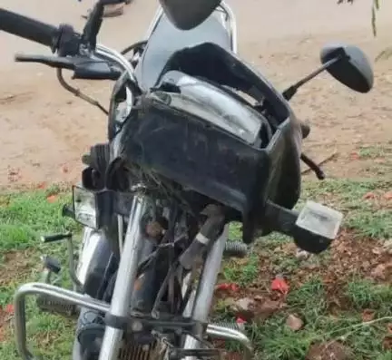 ಹಿರಿಯೂರು: ನಗರದ ಚಿತ್ರದುರ್ಗ ರಸ್ತೆಯಲ್ಲಿ ಚಾಲಕ ನಿಯಂತ್ರಣ ತಪ್ಪಿ ಬೈಕ್ ಪಲ್ಟಿ; ಚಾಲಕನಿಗೆ ಗಂಭೀರ ಗಾಯ
