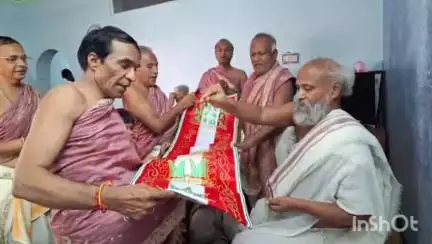 દિયોદર: દિયોદરમાં પ્રગતિનગર સોસાયટી મધ્યે શ્રી આદિનાથ જીનાલયની ૧૪ મી સાલગીરી મહોત્સવ ભવ્યરીતે ઉજવાયો.
