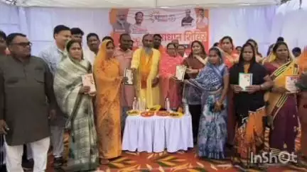 डौण्डी: डौंडी नगर पंचायत में संपन्न समाधान शिविर में 366 आवेदनों का किया गया निराकरण, भोजराज नाग ने की शिविर की सराहना