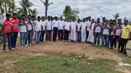 வாலாஜாபாத்: வாரணவாசி ஊராட்சியில் தமிழக முதல்வர் பிறந்த நாளை ஒட்டி கிரிக்கெட் போட்டி மற்றும் கைப்பந்து போட்டியை உத்திரமேரூர் எம்எல்ஏ துவக்கி வைத்தார்