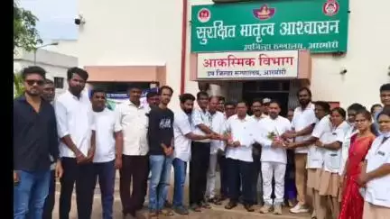 आरमोरी: आरमोरी येथील उपजिल्हा रुग्णालयात रुग्णांना आमदार  रामदास मसराम यांनी दिली भेट