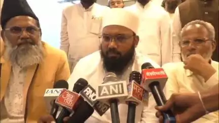 देगलूर: वक्त बोर्डाची जुनी प्रॉपर्टी धोक्यात येणार ऑल इंडिया मुस्लिम पर्सनल लॅबोर्ड चे सरचिटणीस रहेमानी देगलूर नाका येथे म्हणाले