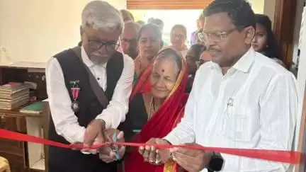 तिरोडा: शिव रेसिडेन्सी बरडटोली येथे काव्यसंग्रहाचा प्रकाशन सोहळा व कवी संमेलनाला जि.प.अध्यक्ष लायकराम भेंडारकर यांची उपस्थिती